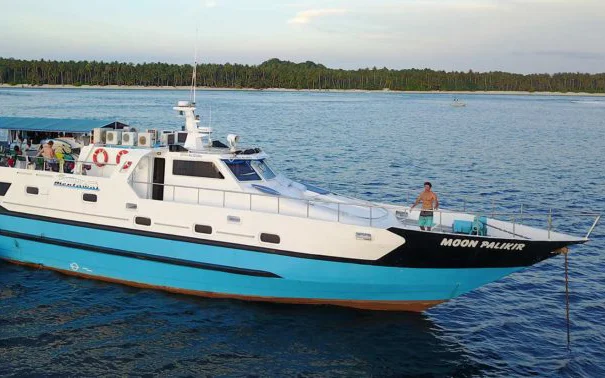 moon-palikir-surf-charter